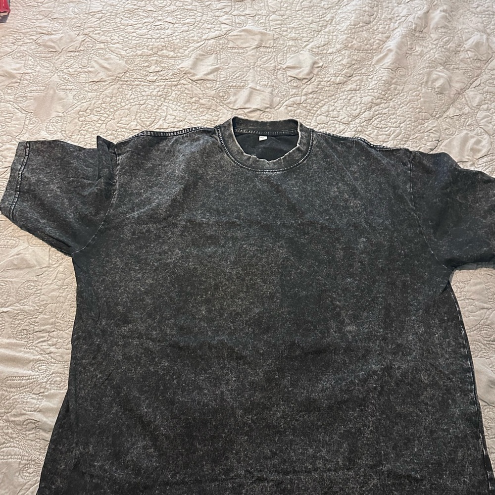 Black t shirt